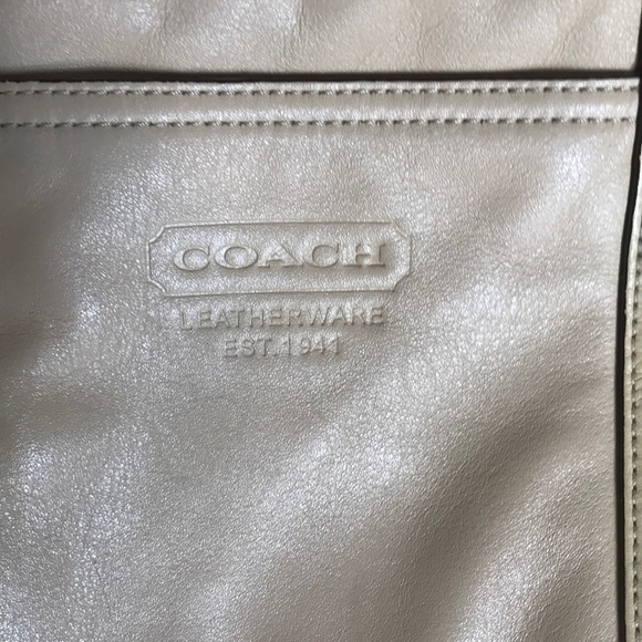 Coach Bag - Picture 7 of 17